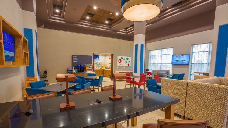 Holiday Inn Express Lobby