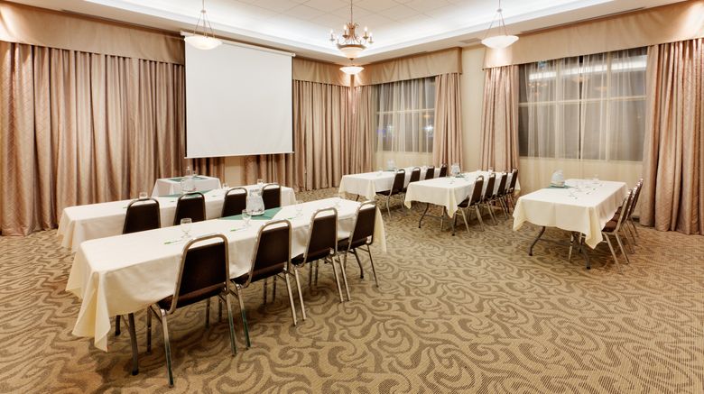 <b>Holiday Inn Lethbridge Meeting</b>. Images powered by <a href="https://www.leonardoworldwide.com/" title="Leonardo Worldwide" target="_blank">Leonardo</a>.