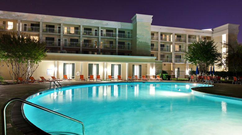 <b>Holiday Inn & Stes Atlanta Airport North Pool</b>. Images powered by <a href="https://www.leonardoworldwide.com/" title="Leonardo Worldwide" target="_blank">Leonardo</a>.