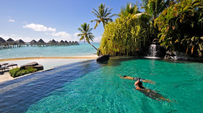 <b>InterContinental Le Moana Resort Pool</b>. Images powered by <a href="https://www.leonardoworldwide.com/" title="Leonardo Worldwide" target="_blank">Leonardo</a>.