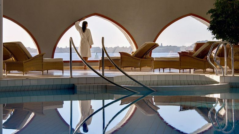 <b>Domaine de Rochevilaine Pool</b>. Images powered by <a href="https://www.leonardoworldwide.com/" title="Leonardo Worldwide" target="_blank">Leonardo</a>.