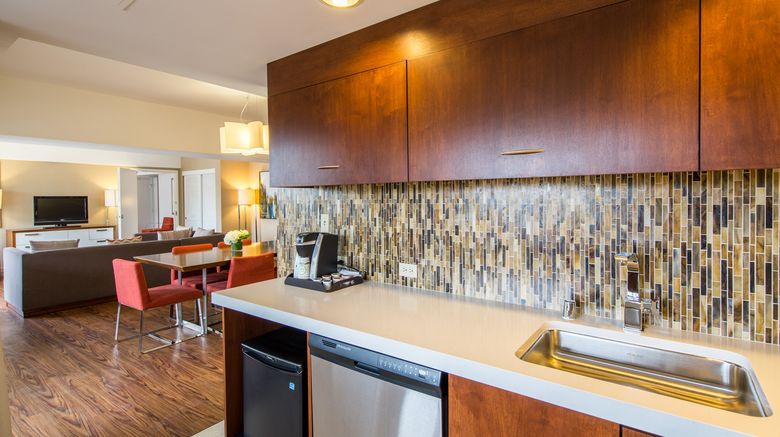 <b>Holiday Inn Golden Gateway Suite</b>. Images powered by <a href="https://www.leonardoworldwide.com/" title="Leonardo Worldwide" target="_blank">Leonardo</a>.