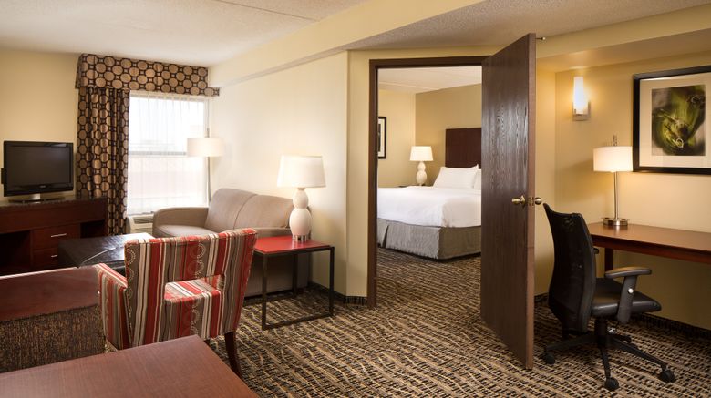 <b>Holiday Inn Dubuque-Galena Suite</b>. Images powered by <a href="https://www.leonardoworldwide.com/" title="Leonardo Worldwide" target="_blank">Leonardo</a>.