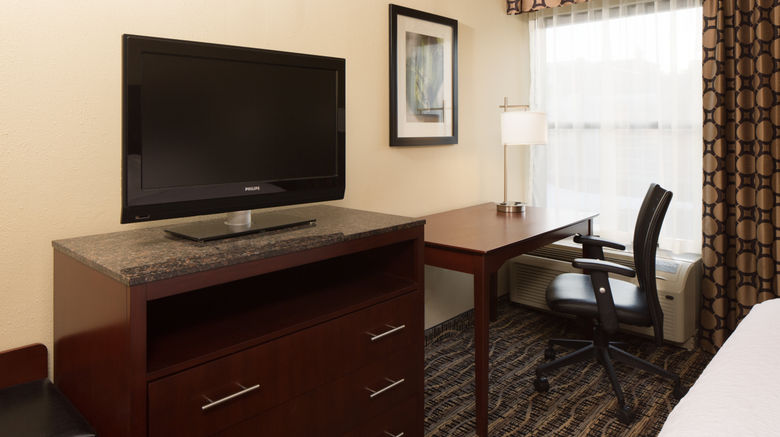 <b>Holiday Inn Dubuque-Galena Room</b>. Images powered by <a href="https://www.leonardoworldwide.com/" title="Leonardo Worldwide" target="_blank">Leonardo</a>.