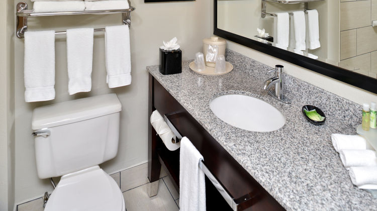 Holiday Inn Express Rocky Point Island Room
