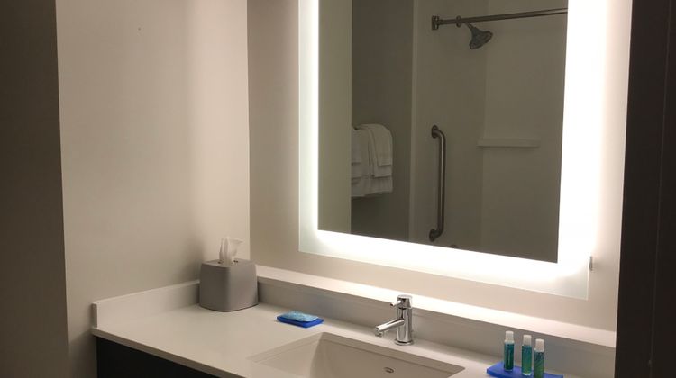Holiday Inn Express Hotel & Suites Room