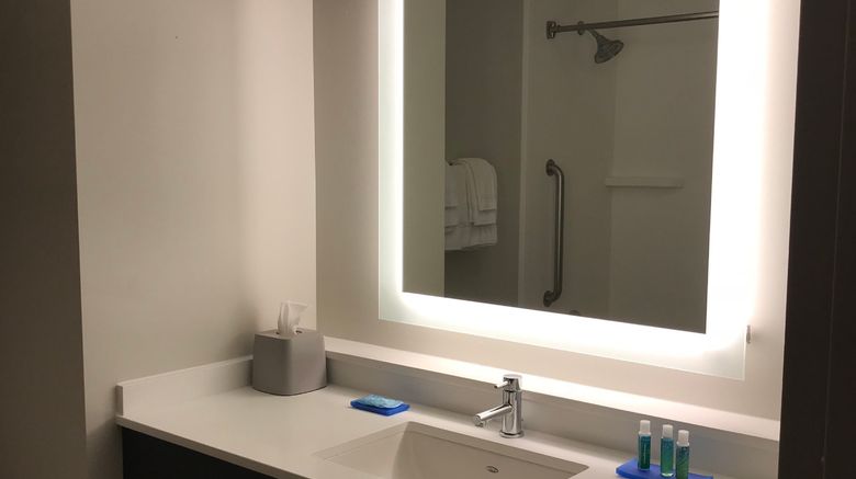 <b>Holiday Inn Express Hotel & Suites Room</b>. Images powered by <a href="https://www.leonardoworldwide.com/" title="Leonardo Worldwide" target="_blank">Leonardo</a>.