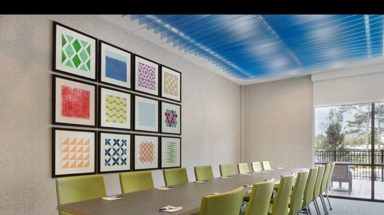 Holiday Inn Express Hotel & Suites Meeting