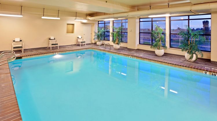 Holiday Inn Express Pool