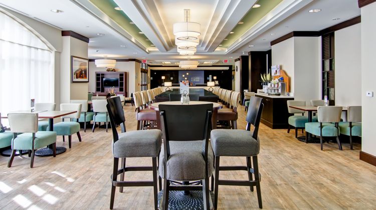 Holiday Inn Express & Stes Waterloo Restaurant