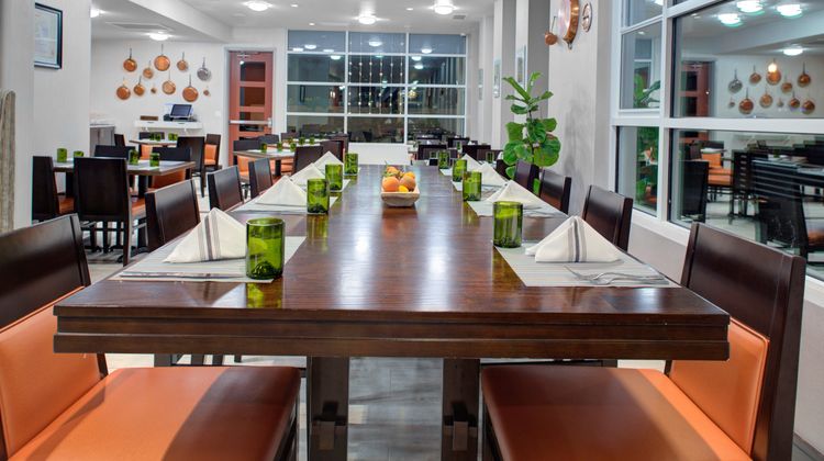 Holiday Inn Windsor Wine Country Restaurant