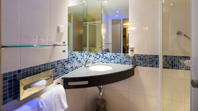 <b>Holiday Inn Express Guetersloh Room</b>. Images powered by <a href="https://leonardo.com/" title="Leonardo Worldwide" target="_blank">Leonardo</a>.