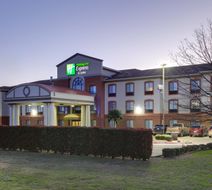 Holiday Inn Express Hotel & Suites Exterior