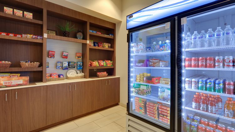 Holiday Inn Express Hotel & Suites Lobby