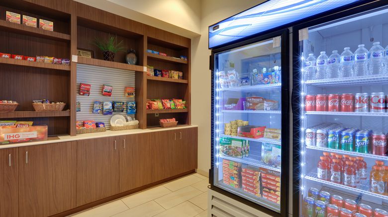 <b>Holiday Inn Express Hotel & Suites Lobby</b>. Images powered by <a href="https://www.leonardoworldwide.com/" title="Leonardo Worldwide" target="_blank">Leonardo</a>.