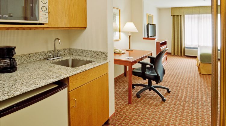 Holiday Inn Express Suite