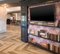 Crowne Plaza Saddle Brook Lobby