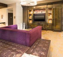 Crowne Plaza Saddle Brook Lobby