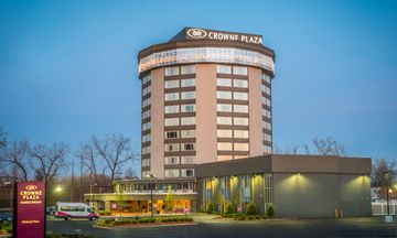 Crowne Plaza Saddle Brook
