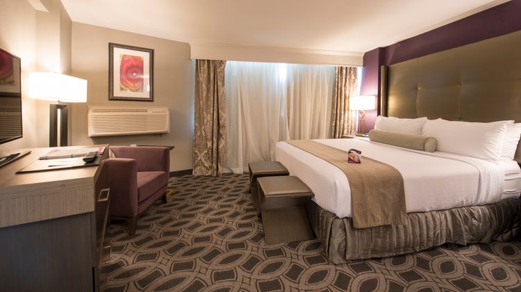 Crowne Plaza Saddle Brook Room