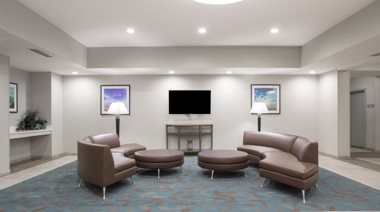 Candlewood Suites Pueblo North Restaurant