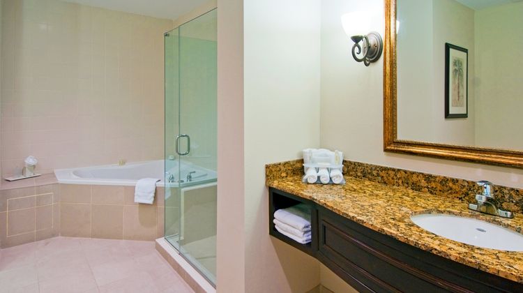 Holiday Inn Express & Stes Miami-Kendall Room