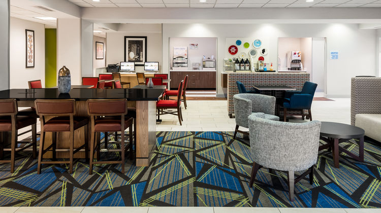 Holiday Inn Express Charlotte West Lobby
