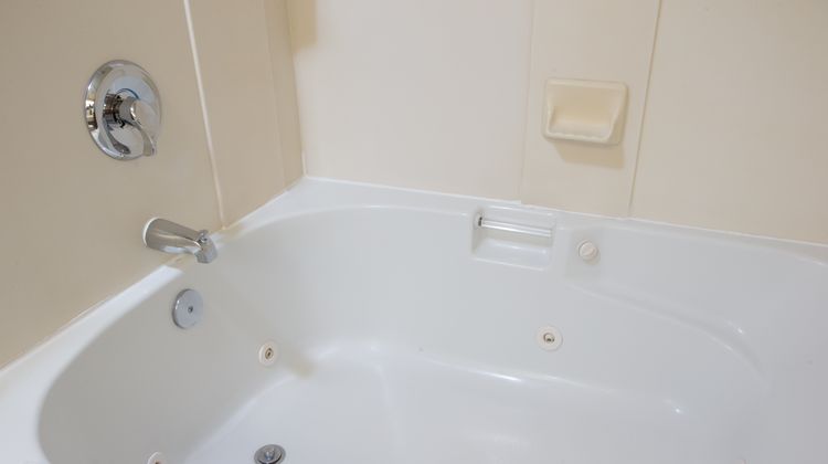 Holiday Inn Express & Suites Burlington Suite