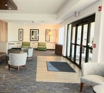 Holiday Inn Express Stes University Area Exterior