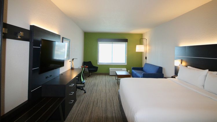 Holiday Inn Express Stes University Area Room