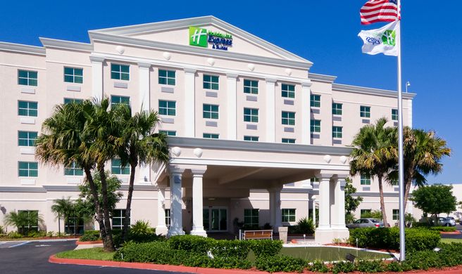 Holiday Inn Express & Stes Miami-Kendall Exterior