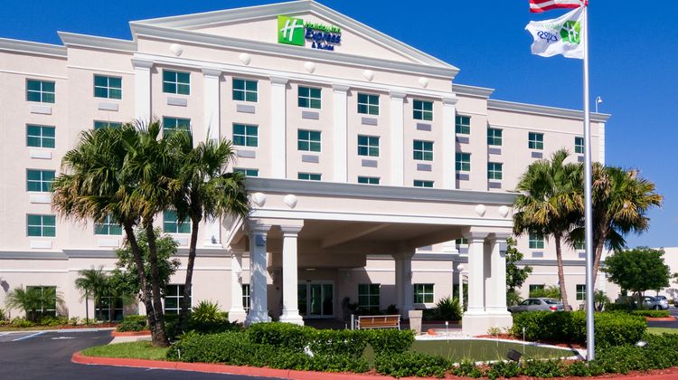 Holiday Inn Express & Stes Miami-Kendall Exterior
