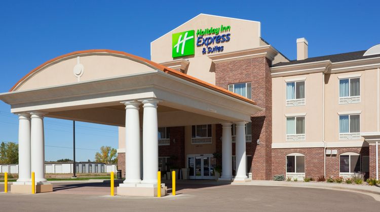 Holiday Inn Express Hotel & Suites Exterior