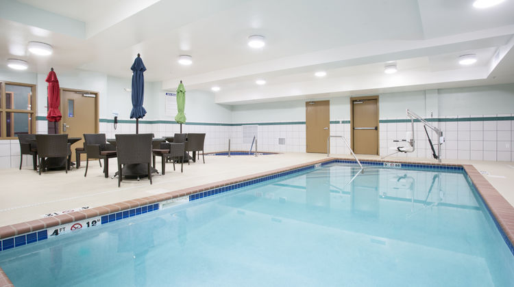 Holiday Inn Express Hotel & Suites Pool