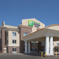 Holiday Inn Express Hotel & Suites