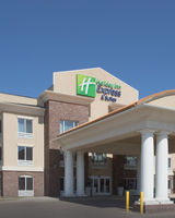 Holiday Inn Express Hotel & Suites
