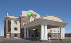 Holiday Inn Express Hotel & Suites