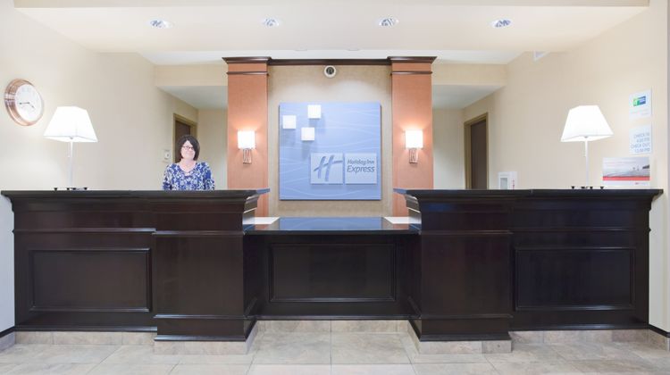 Holiday Inn Express Hotel & Suites Lobby
