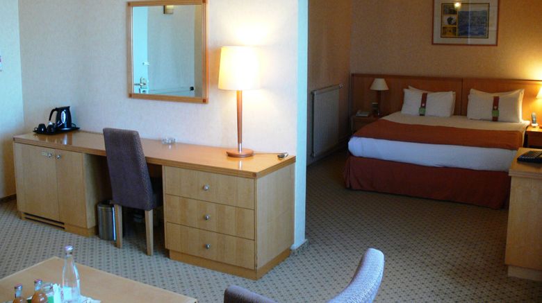 <b>Holiday Inn Calais Suite</b>. Images powered by <a href="https://www.leonardoworldwide.com/" title="Leonardo Worldwide" target="_blank">Leonardo</a>.