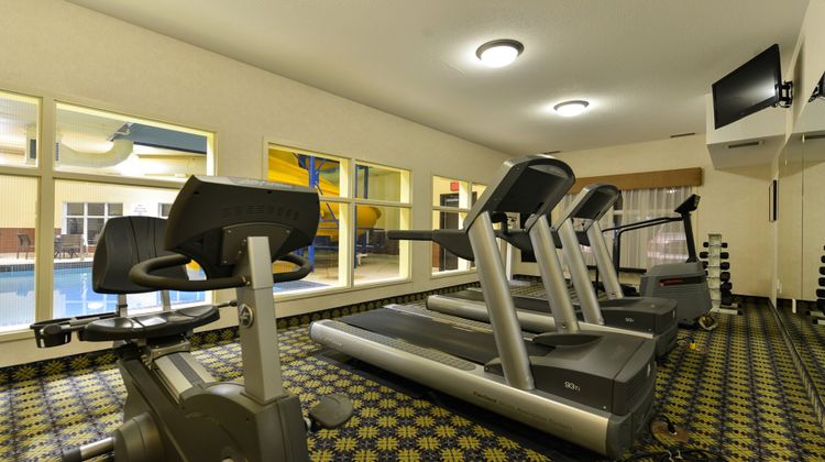 Holiday Inn Express & Stes Edmonton Arpt Health Club