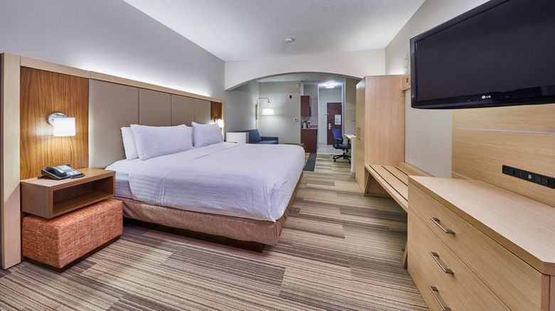 <b>Holiday Inn Express Hotel & Suites Suite</b>. Images powered by <a href="https://www.leonardoworldwide.com/" title="Leonardo Worldwide" target="_blank">Leonardo</a>.