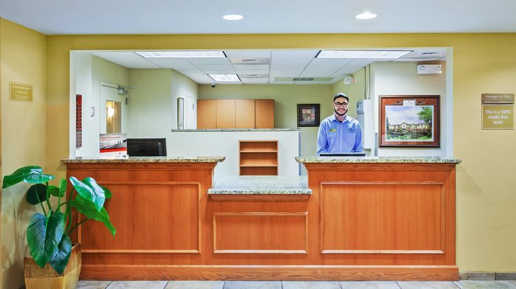 Candlewood Suites El Paso Lobby