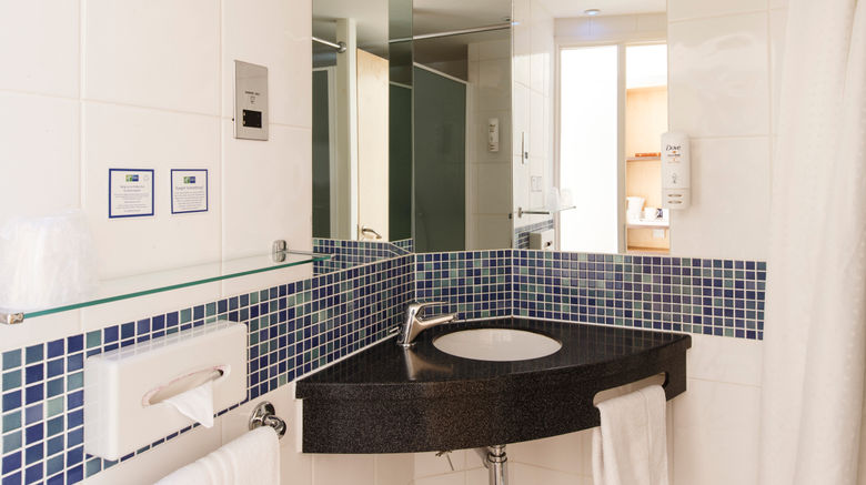 <b>Holiday Inn Express Antrim Room</b>. Images powered by <a href="https://www.leonardoworldwide.com/" title="Leonardo Worldwide" target="_blank">Leonardo</a>.