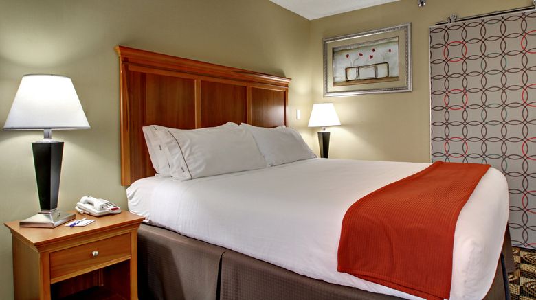 <b>Holiday Inn Express Room</b>. Images powered by <a href="https://www.leonardoworldwide.com/" title="Leonardo Worldwide" target="_blank">Leonardo</a>.