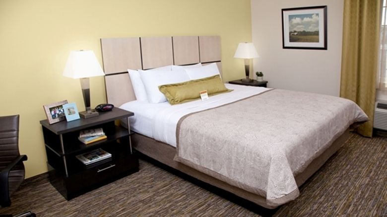 <b>Candlewood Suites Kansas City Room</b>. Images powered by <a href="https://www.leonardoworldwide.com/" title="Leonardo Worldwide" target="_blank">Leonardo</a>.
