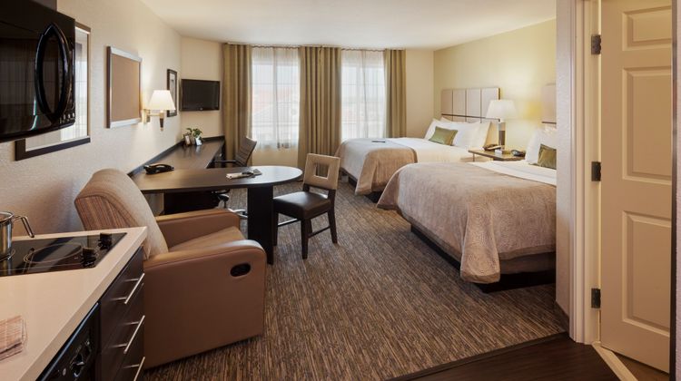 Candlewood Suites Kansas City Suite