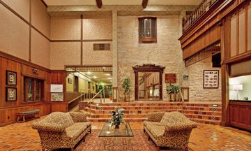 Holiday Inn Saint Louis W at Six Flags