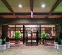 Holiday Inn Saint Louis W at Six Flags Exterior