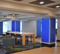 Holiday Inn Express Hotel & Suites Lobby