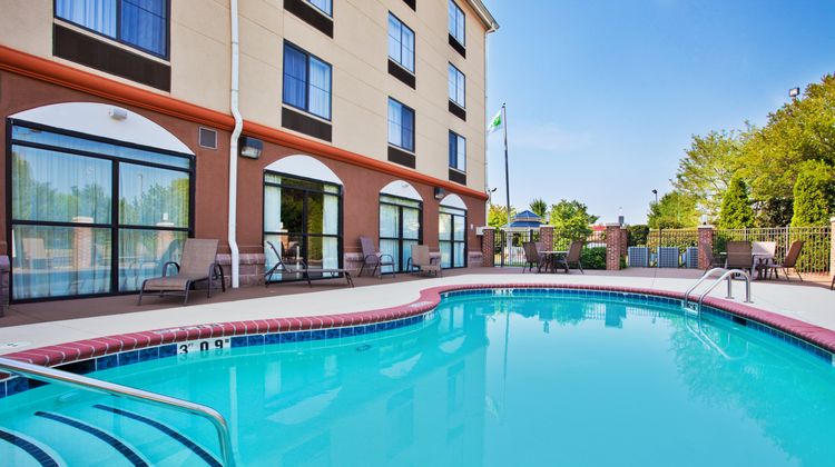 Holiday Inn Express Hotel & Suites Pool